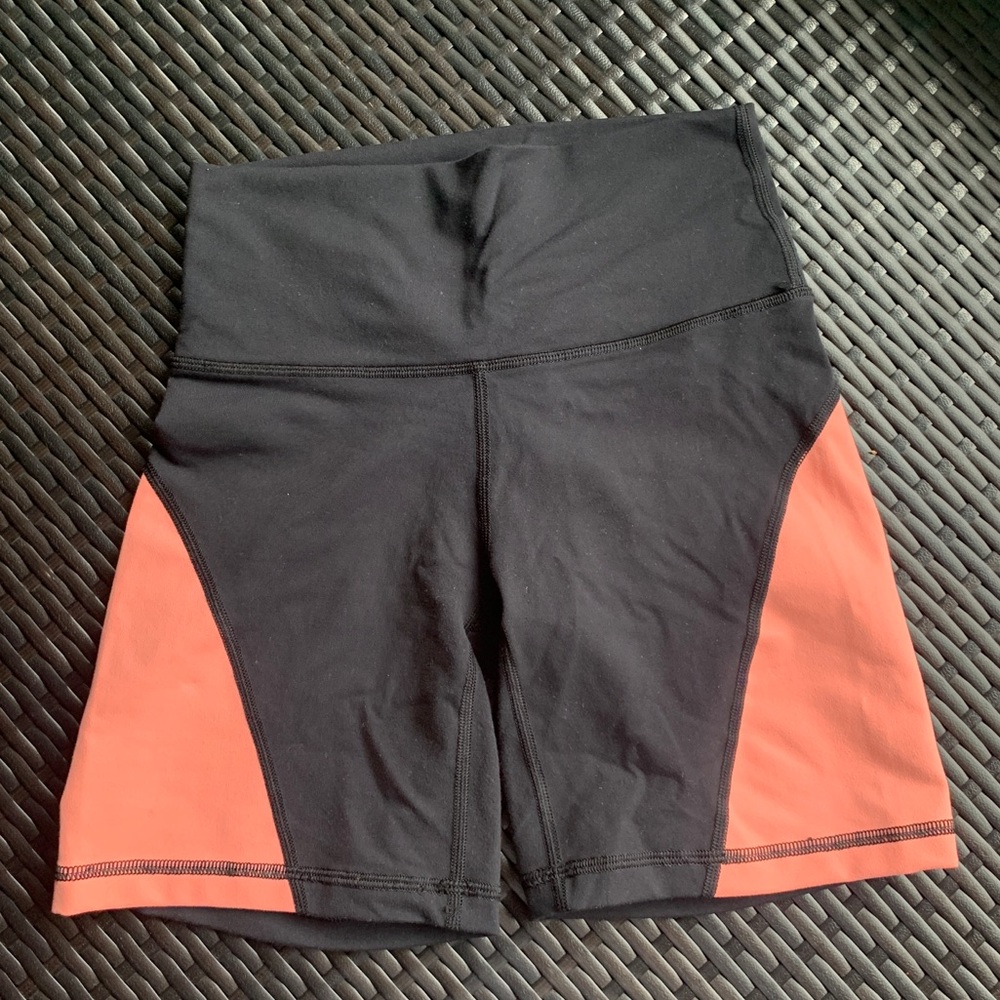 Aritzia TNA Biker Shorts